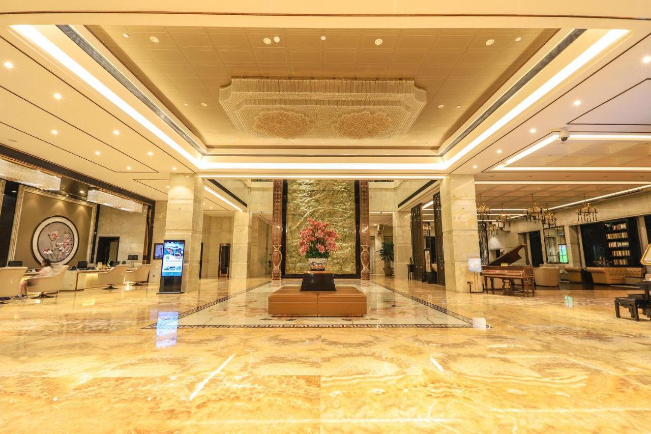 Royal Garden Hotel Shanghai-Free Shuttle To And From Disney & Pvg & Close Metro Line2 Easy To Sha New Expo Exteriör bild