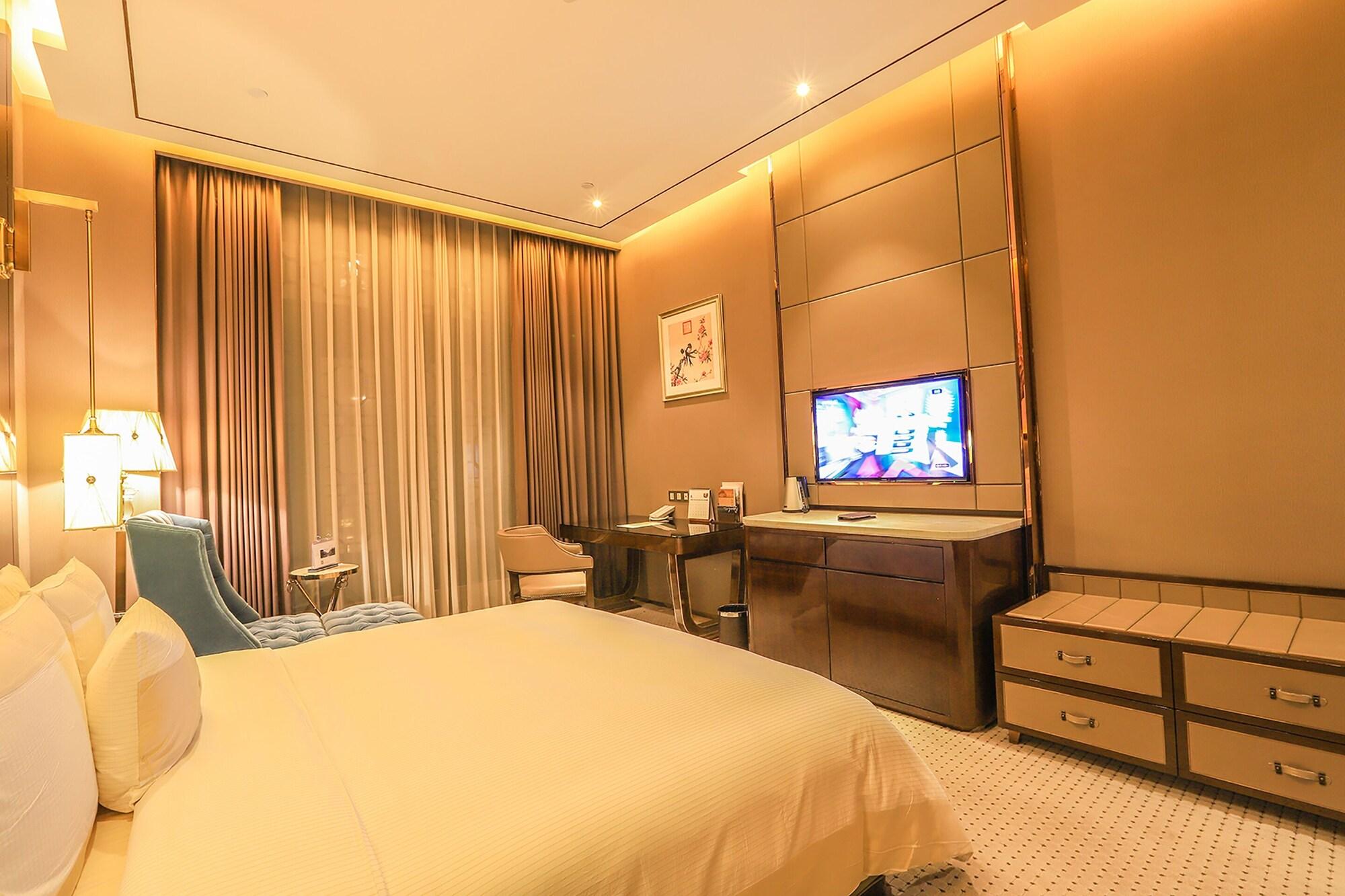 Royal Garden Hotel Shanghai-Free Shuttle To And From Disney & Pvg & Close Metro Line2 Easy To Sha New Expo Exteriör bild