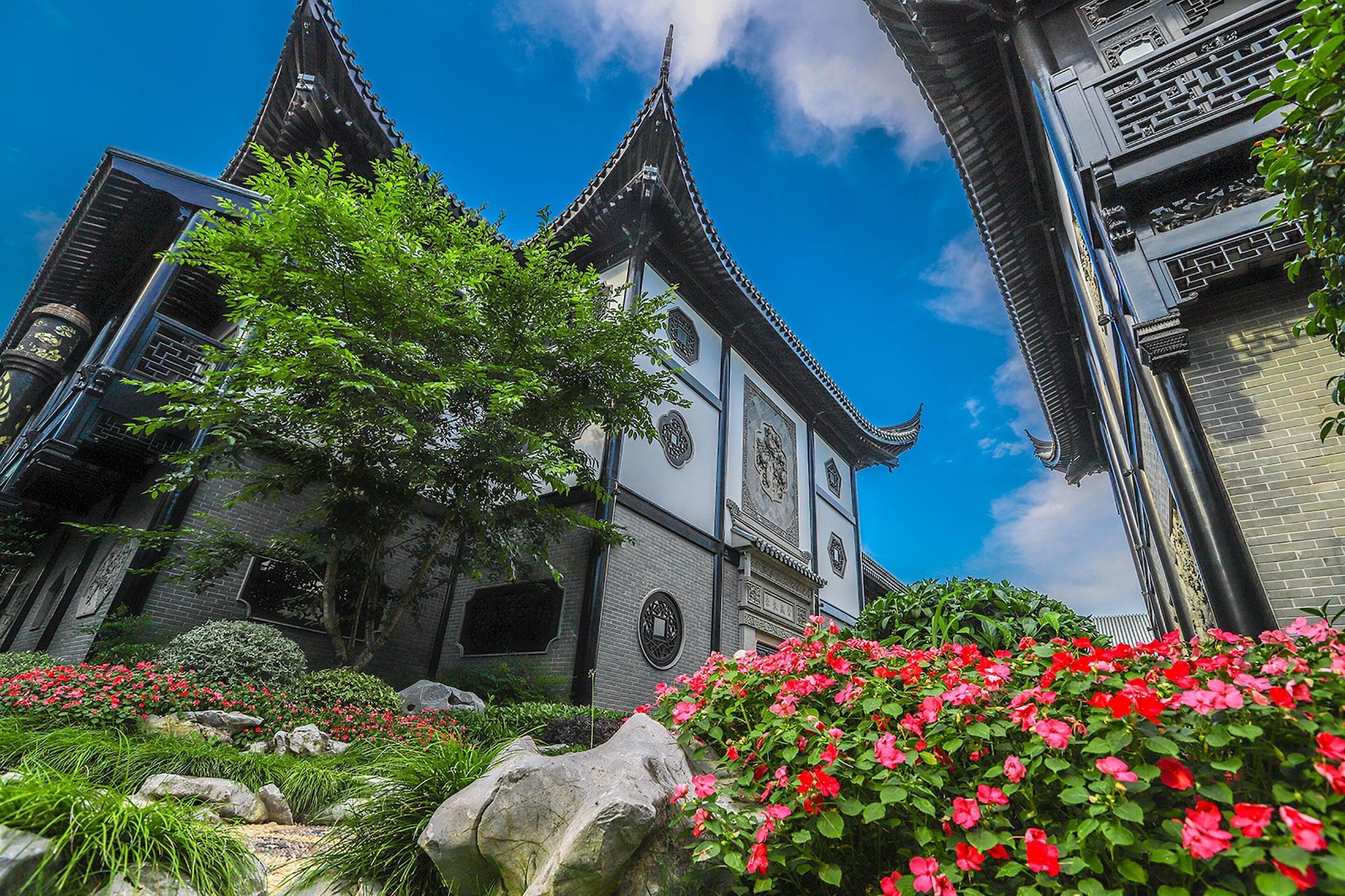 Royal Garden Hotel Shanghai-Free Shuttle To And From Disney & Pvg & Close Metro Line2 Easy To Sha New Expo Exteriör bild