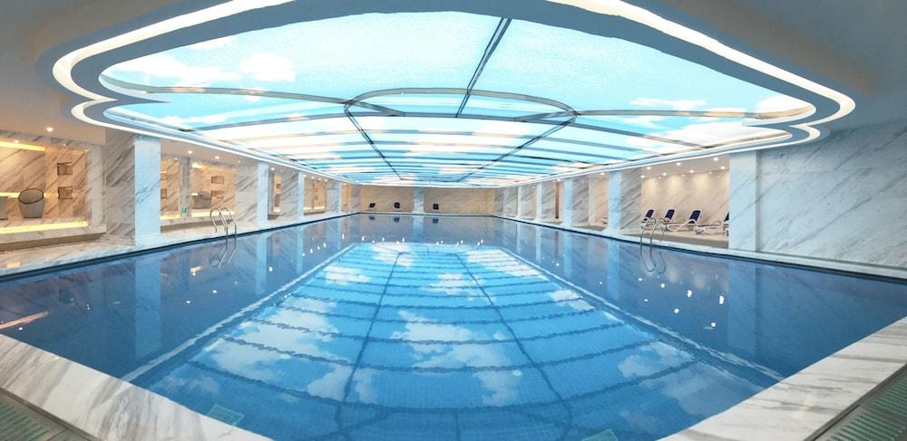 Royal Garden Hotel Shanghai-Free Shuttle To And From Disney & Pvg & Close Metro Line2 Easy To Sha New Expo Exteriör bild