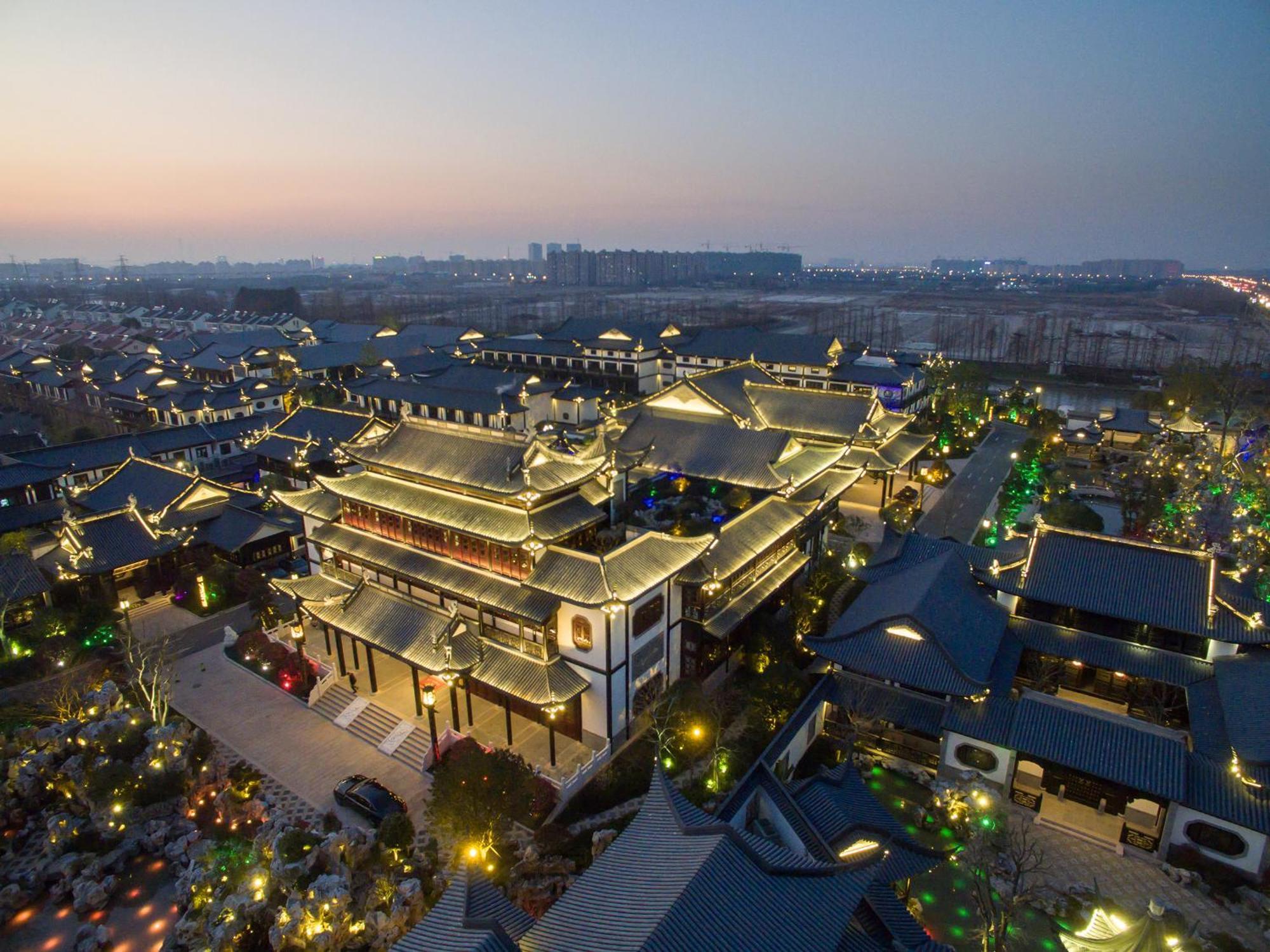 Royal Garden Hotel Shanghai-Free Shuttle To And From Disney & Pvg & Close Metro Line2 Easy To Sha New Expo Exteriör bild