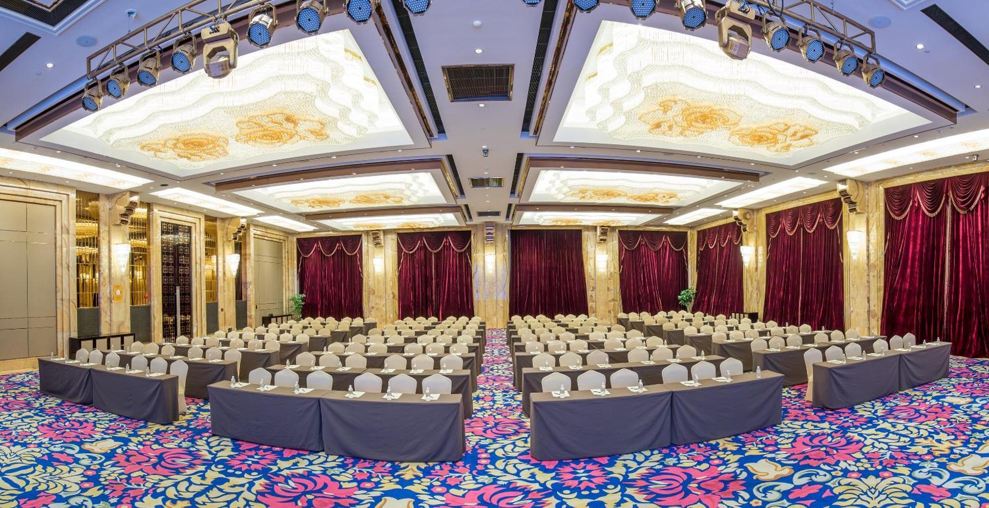 Royal Garden Hotel Shanghai-Free Shuttle To And From Disney & Pvg & Close Metro Line2 Easy To Sha New Expo Exteriör bild