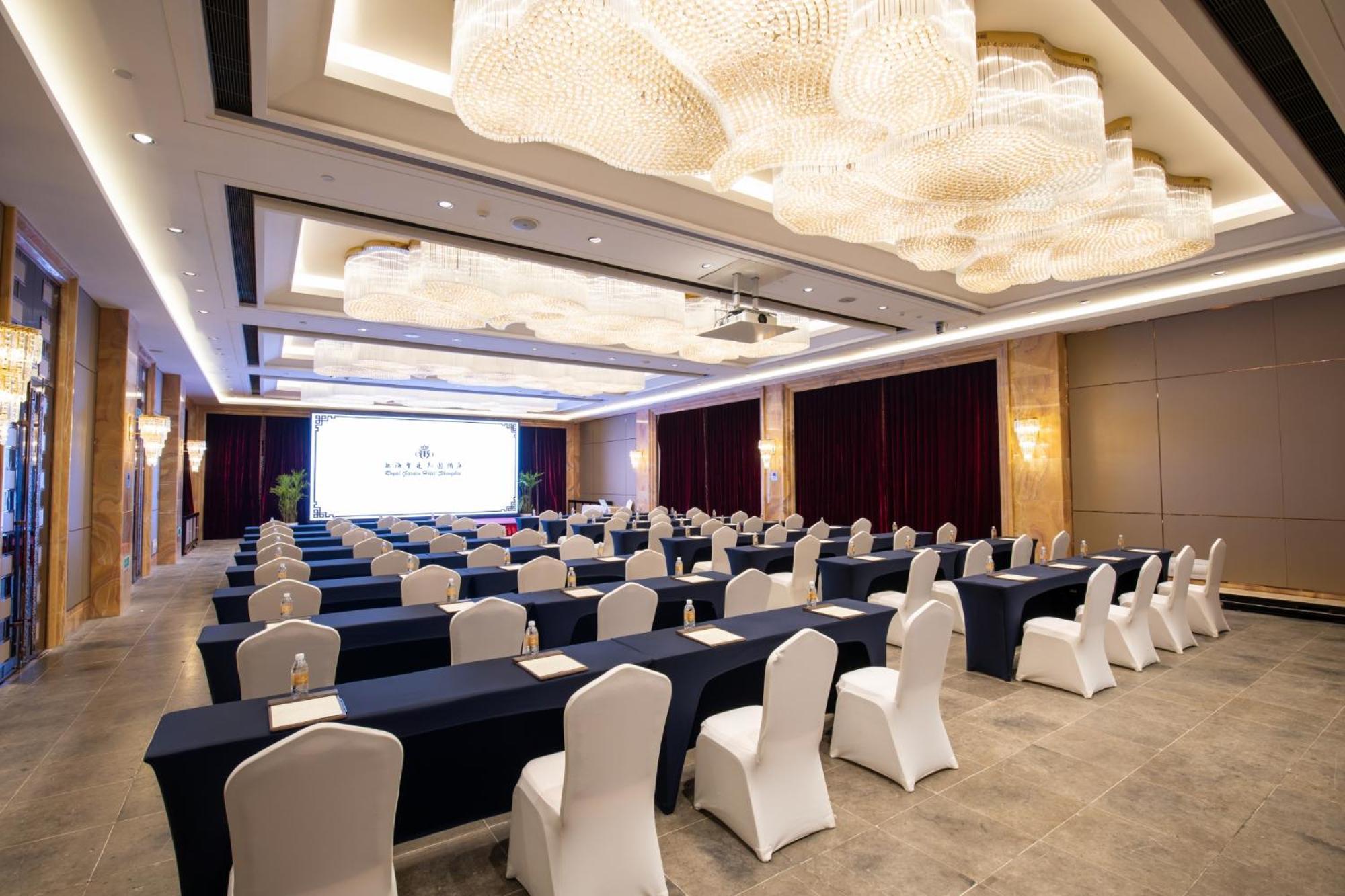 Royal Garden Hotel Shanghai-Free Shuttle To And From Disney & Pvg & Close Metro Line2 Easy To Sha New Expo Exteriör bild