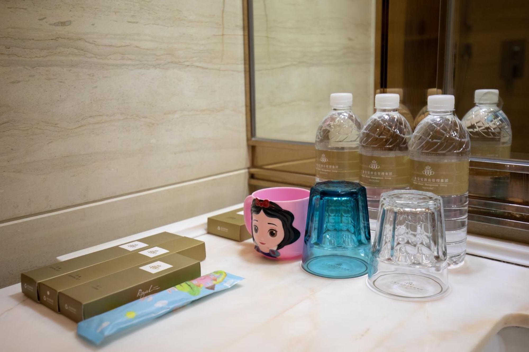 Royal Garden Hotel Shanghai-Free Shuttle To And From Disney & Pvg & Close Metro Line2 Easy To Sha New Expo Exteriör bild