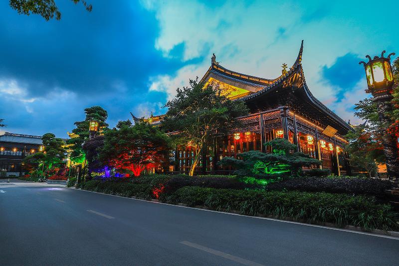 Royal Garden Hotel Shanghai-Free Shuttle To And From Disney & Pvg & Close Metro Line2 Easy To Sha New Expo Exteriör bild